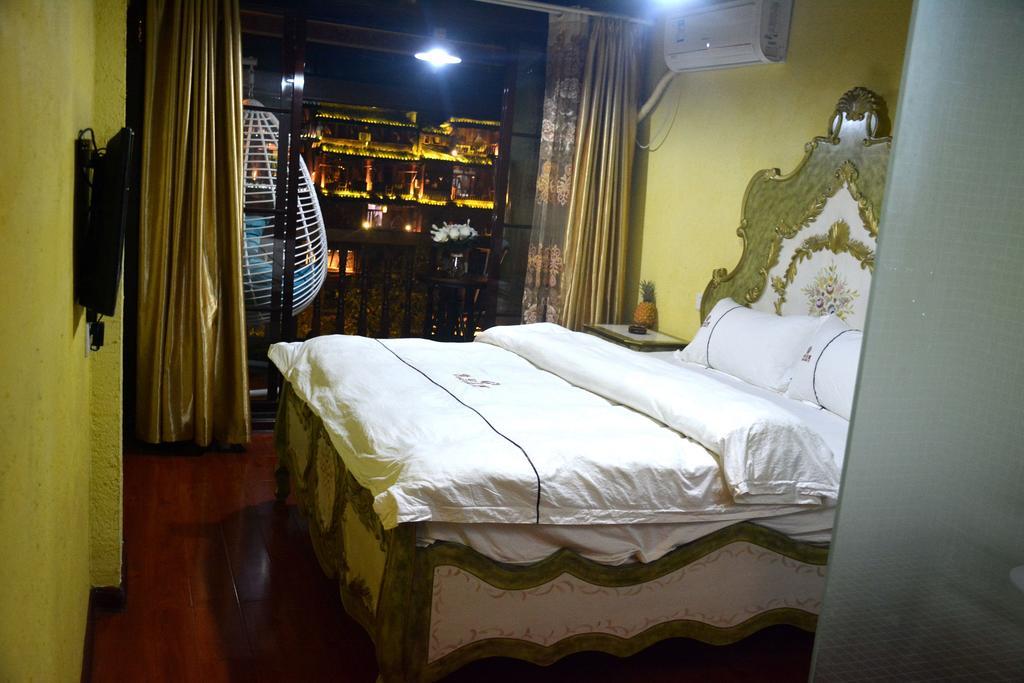 Fenghuang 1St Apartment Dış mekan fotoğraf