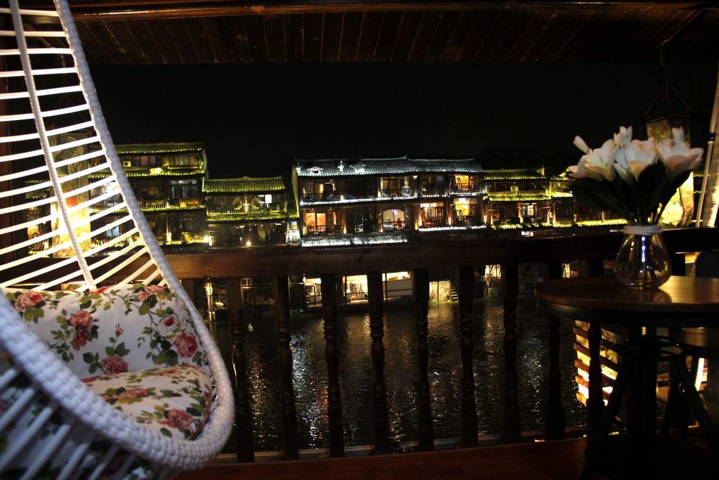 Fenghuang 1St Apartment Dış mekan fotoğraf
