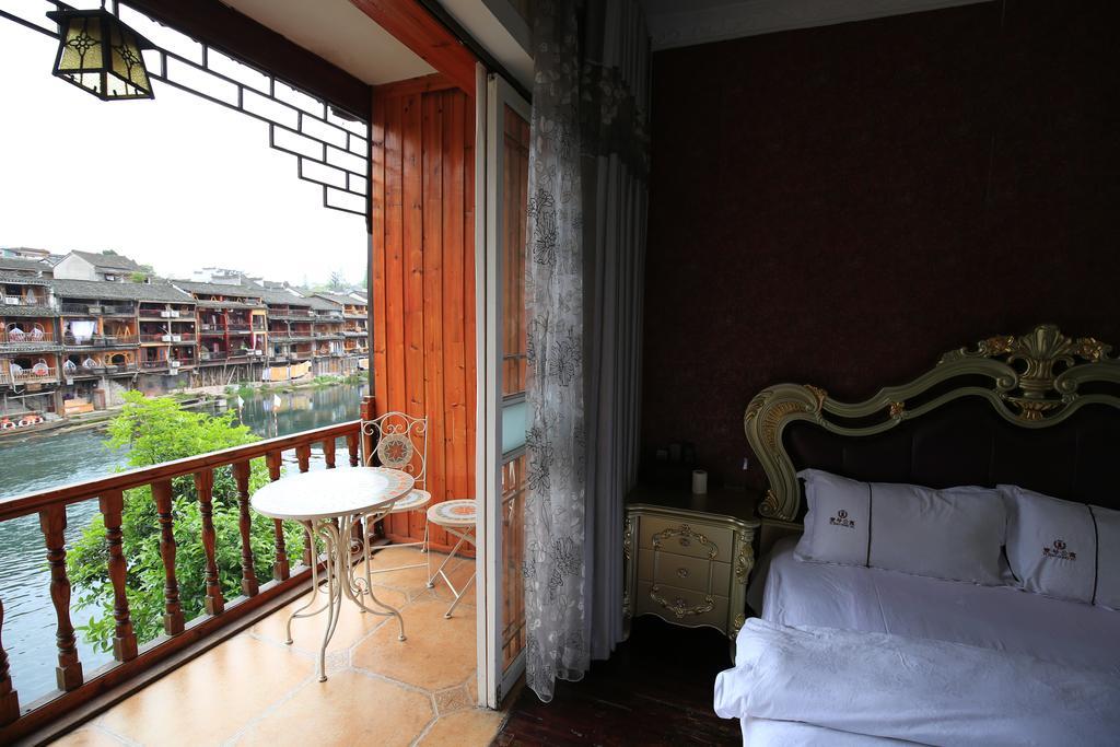Fenghuang 1St Apartment Dış mekan fotoğraf