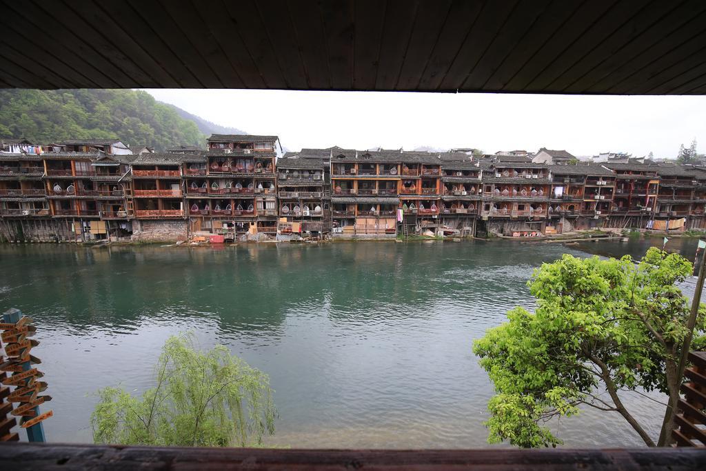 Fenghuang 1St Apartment Dış mekan fotoğraf