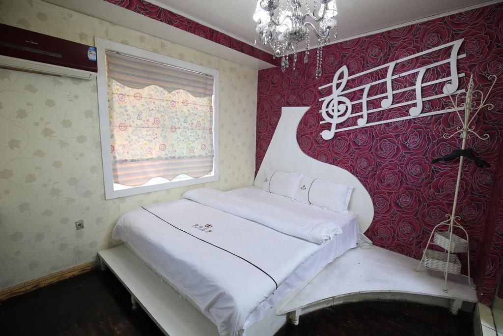 Fenghuang 1St Apartment Dış mekan fotoğraf