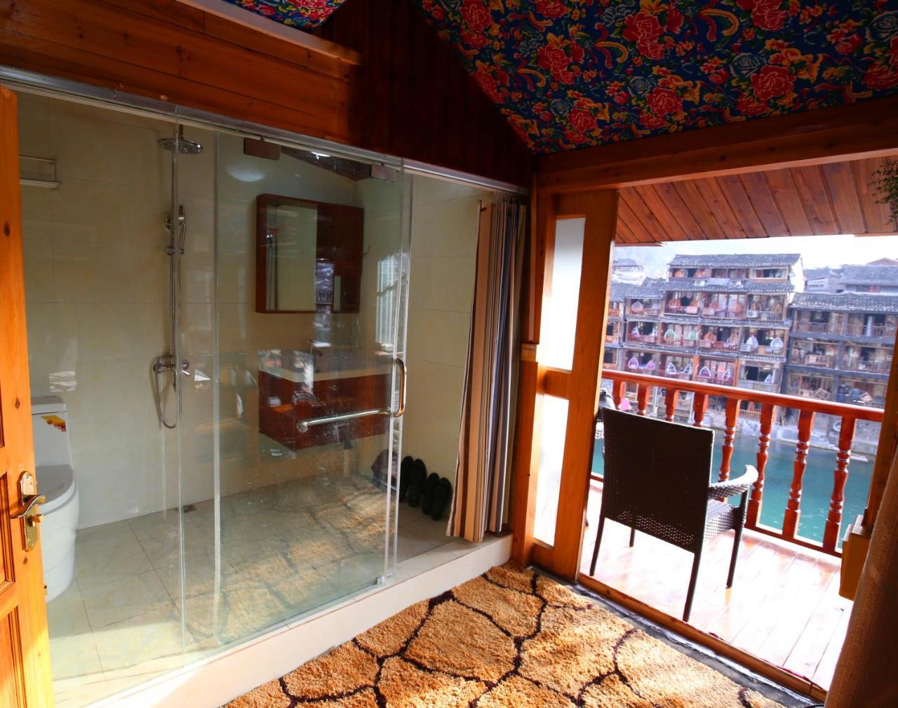 Fenghuang 1St Apartment Dış mekan fotoğraf