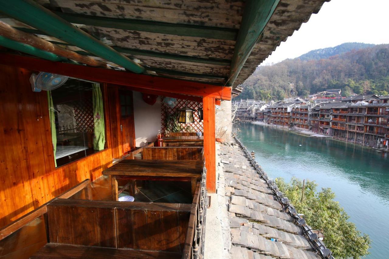 Fenghuang 1St Apartment Dış mekan fotoğraf