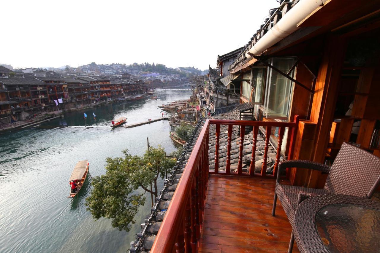 Fenghuang 1St Apartment Dış mekan fotoğraf